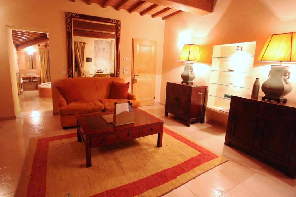 סן קאסיאנו ב-ואל די פזה Villa Mangiacane - Small Luxury Hotels Of The World מראה חיצוני תמונה